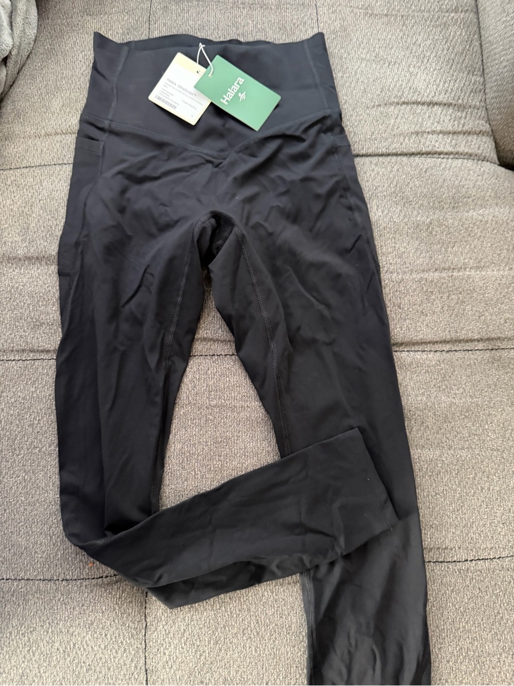 HALARA Black High-Rise Leggings with Side Pocket - New with tag